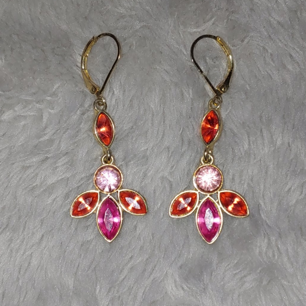 Dangle earrings